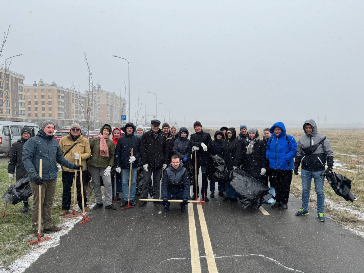 Сотрудники учреждения приняли участие в субботнике по благоустройству территории в Аннинском городском поселении